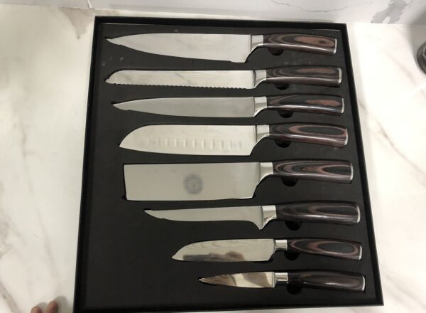 8 Damascus Pattern Stainless Steel Chef's Knives - Image 2