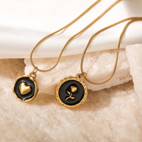 Fashion Retro Oil Dripping Heart Geometric Pendant Necklace - Image 4