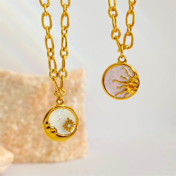 Retro Three-dimensional Sun Moon Round Coin Necklace - Image 5